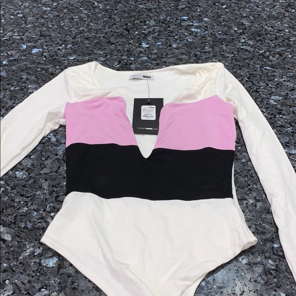 Fashion Nova bodysuit NWT small low cut